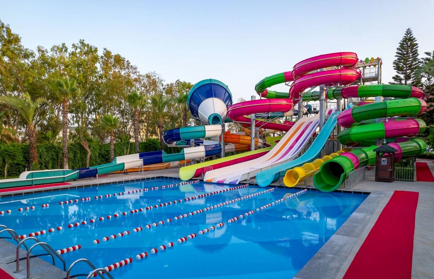 Wasserrutschen des Delphin Palace Hotel