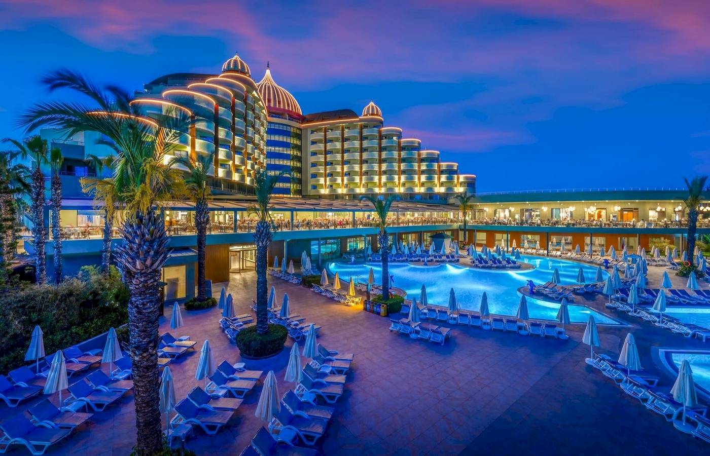 Außenansicht des Delphin Palace Hotels