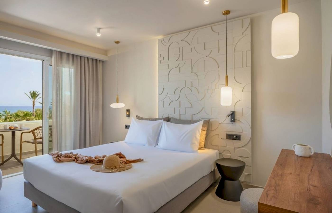 Hotelzimmer im Georgioupolis Resort Aquapark & SPA mit Blick auf das Meer