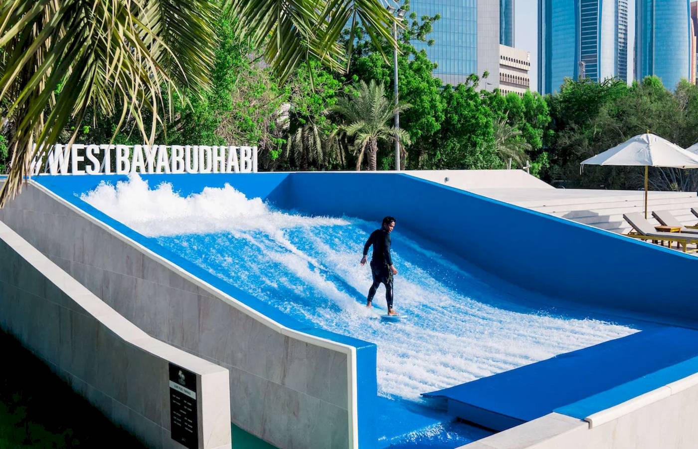 Surfwelle im Radisson Blu Hotel & Resort, Abu Dhabi Corniche