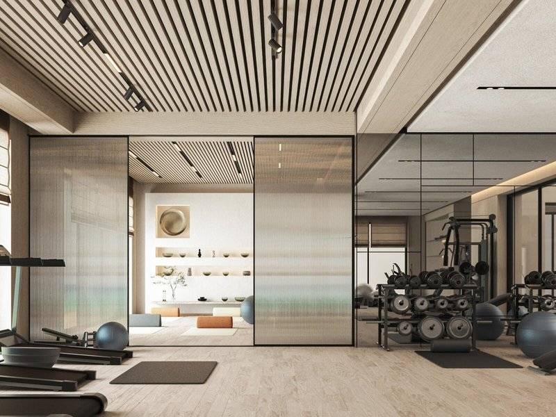 Innenraum des Fitnesscenters im Jaz Elite Amara Hotel mit modernen Geräten und einer offenen Fläche