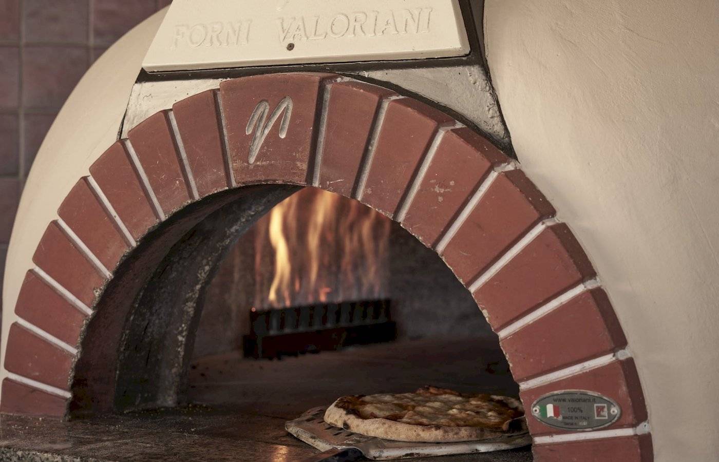 Pizza im Brenner im Atlantica Kalliston Resort Hotel