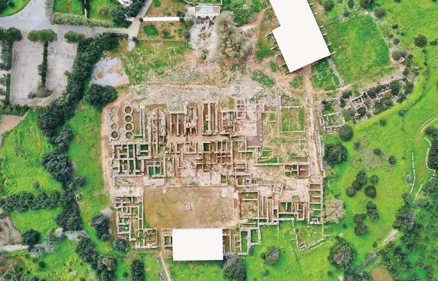 Luftaufnahme der archäologischen Ausgrabung von Phaistos in Griechenland