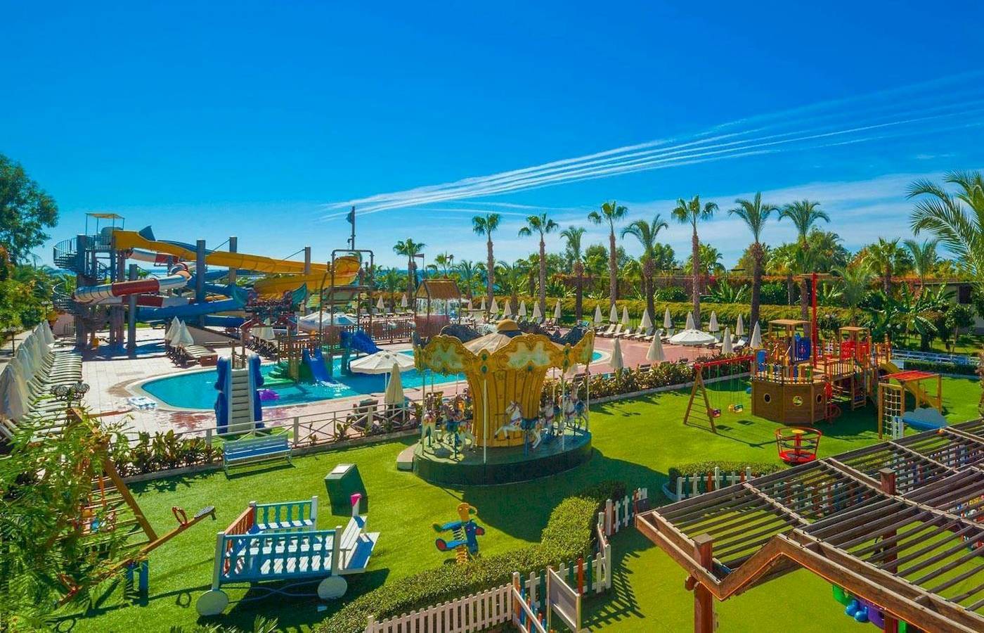 Luftaufnahme des Turan Prince Hotel