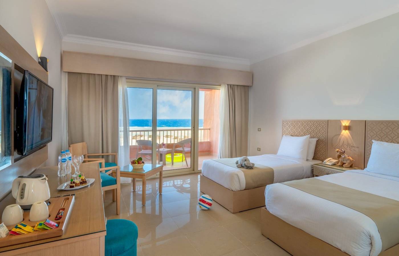 Zimmer mit Meerblick im Three Corners Happy Life Beach Resort