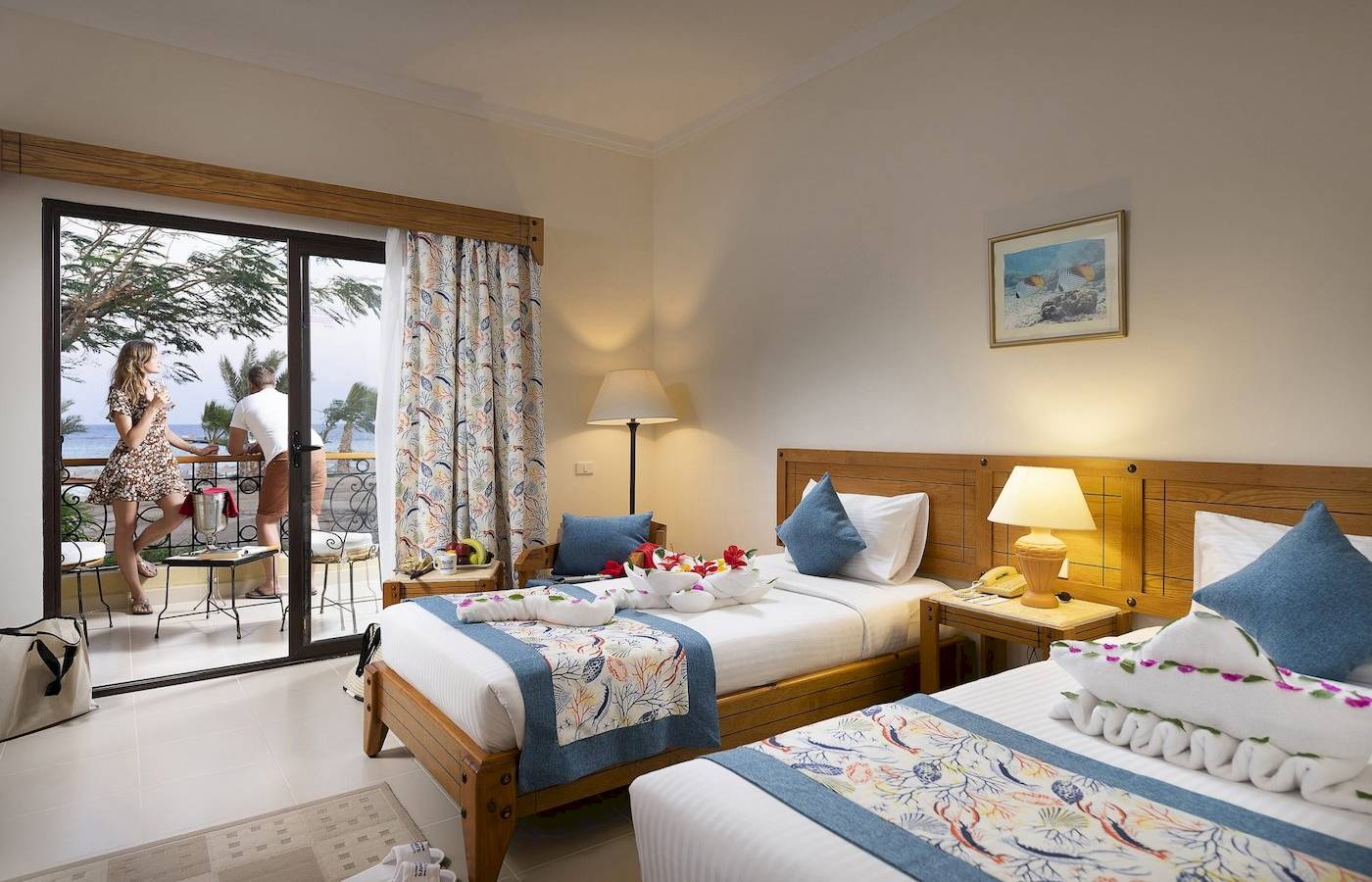 Zimmer im Three Corners Fayrouz Plaza Beach Resort mit Blick auf den Balkon