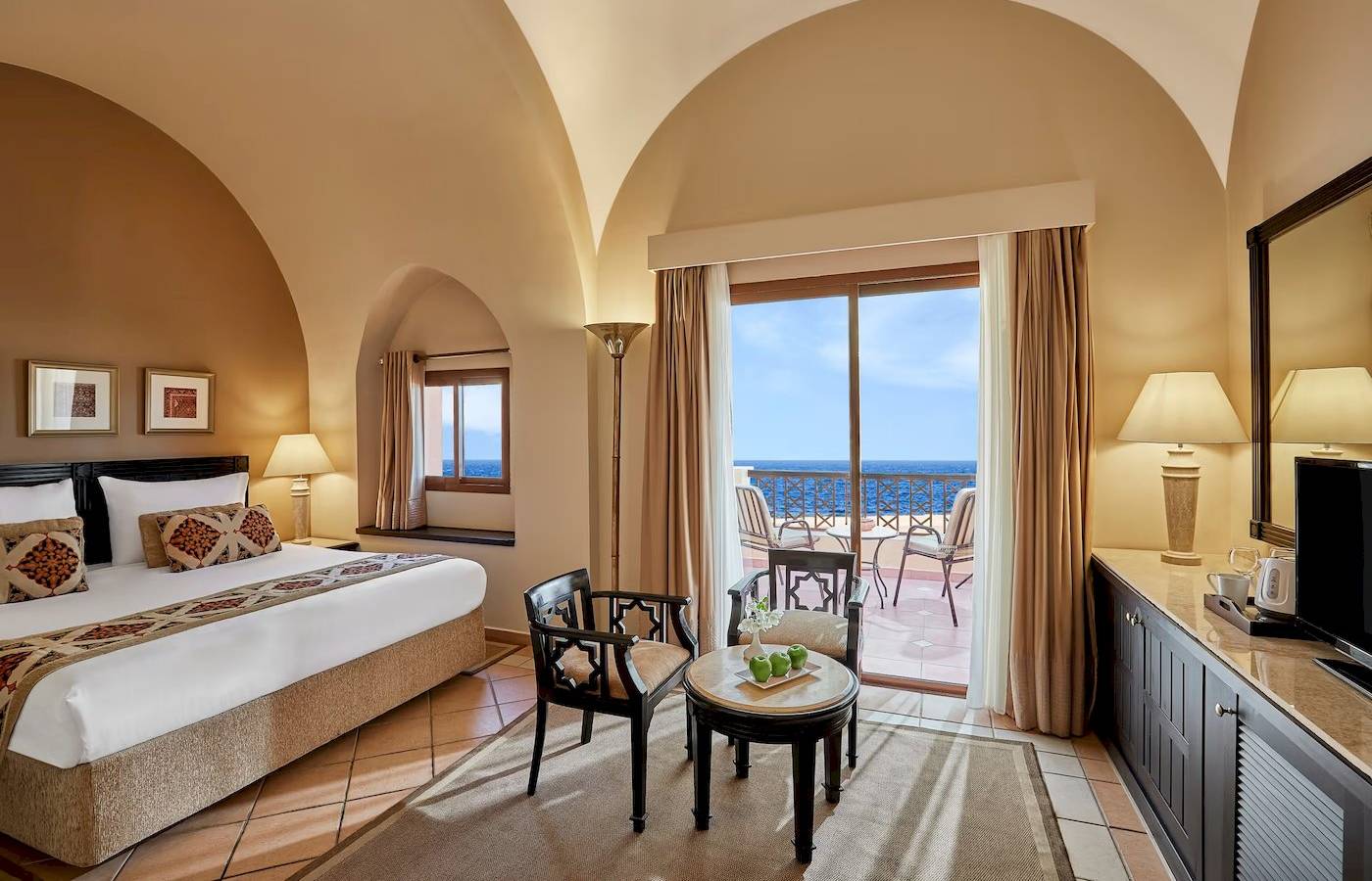 Hotelzimmer mit Meerblick im Steigenberger Coraya Beach Hotel