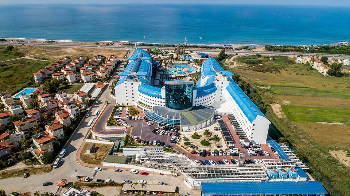 Crystal Admiral Resort in Antalya, Aussenansicht des Hotels