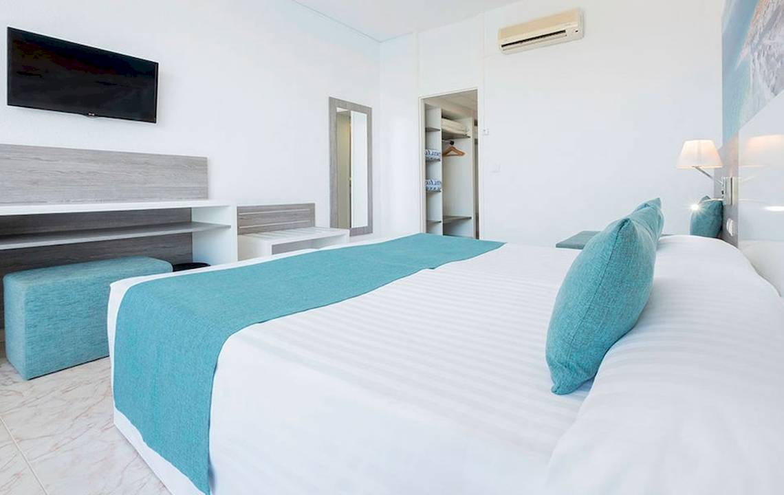 Azuline Hotel Mar Amantis I & II in Ibiza