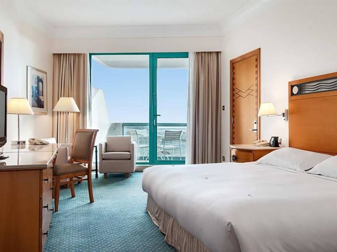 Hilton Dubai Jumeirah Resort, Deluxe Familienzimmer
