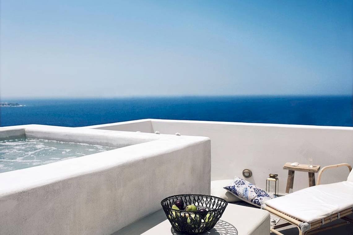 Santo Pure Oia Suites & Villas in Santorin