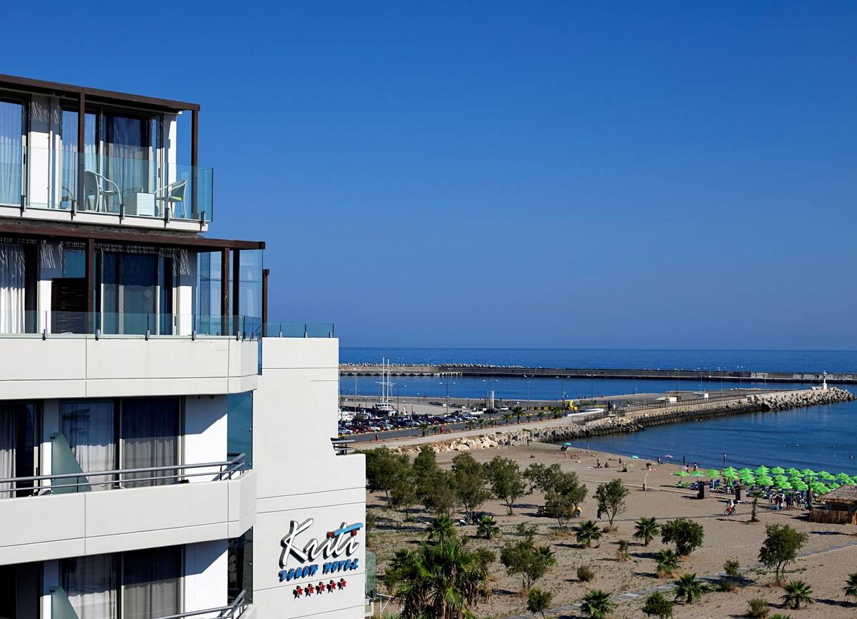 Kriti Beach in Heraklion