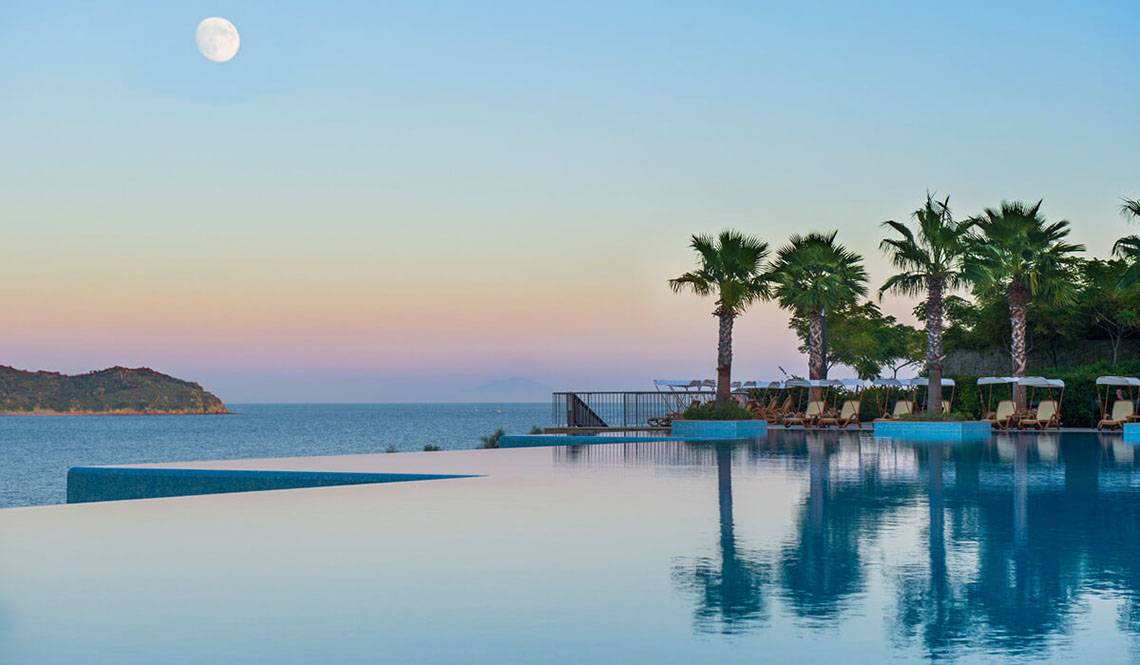 Xanadu Island Resort, Infinity Pool