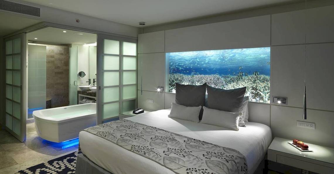 Hotelzimmer im Paradisus Playa del Carmen mit Unterwasseransicht und Badewanne