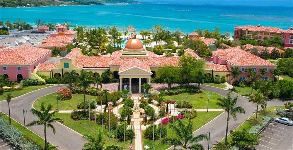 Sandals Whitehouse European Village & Spa in Jamaika