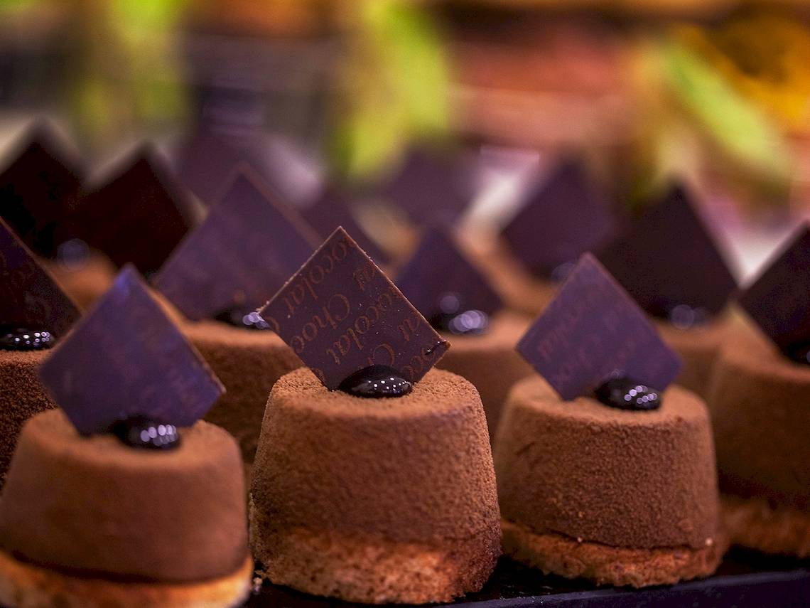 Nahaufnahme von Schokoladen-Desserts im Bianca Beach Resort