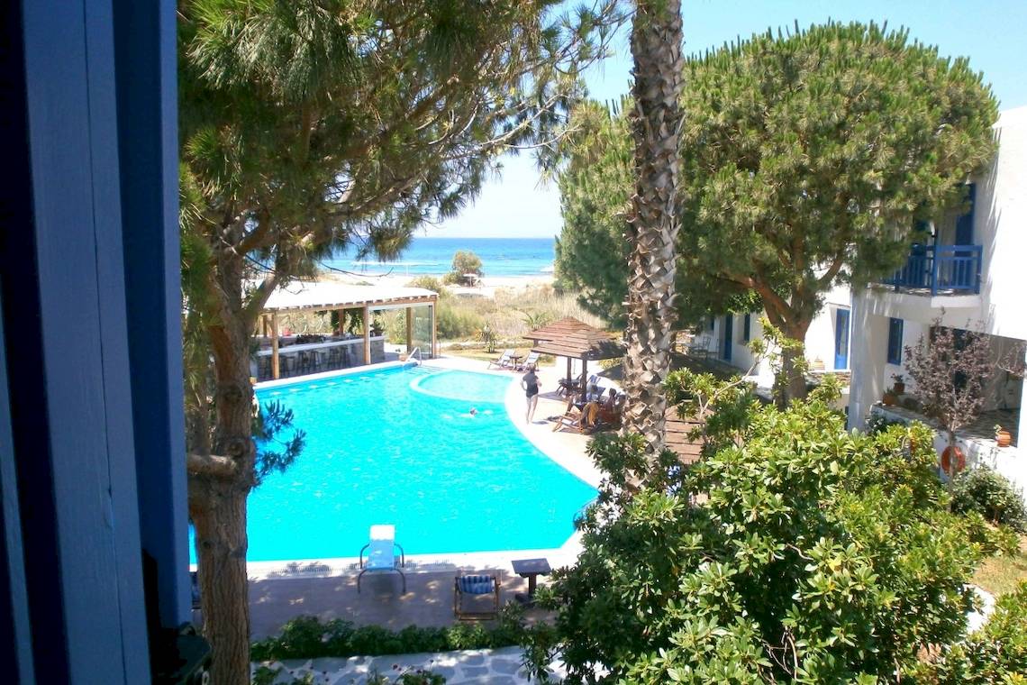 Alkyoni Beach in Santorin