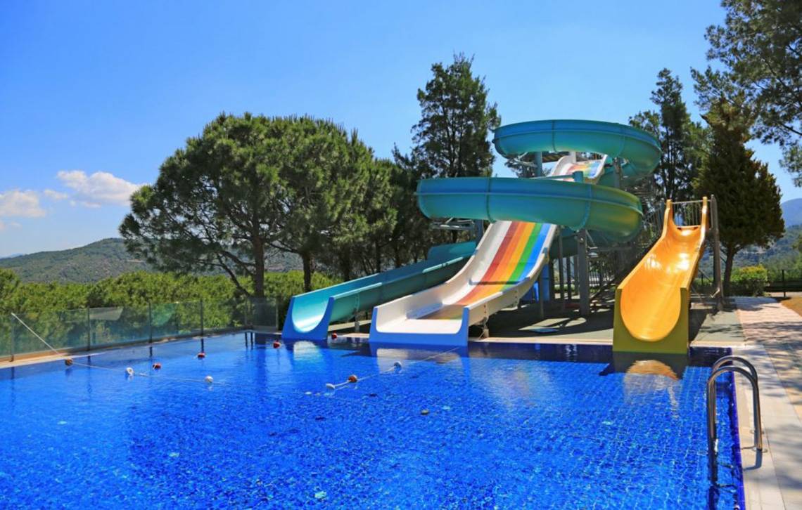 Wasserrutschen im Freien des LABRANDA Ephesus Princess Hotels.