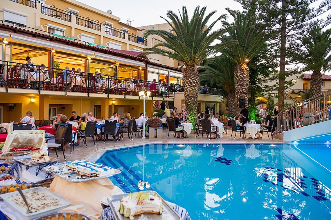 Vantaris Beach Hotel in Kreta, Pool, Abendessen