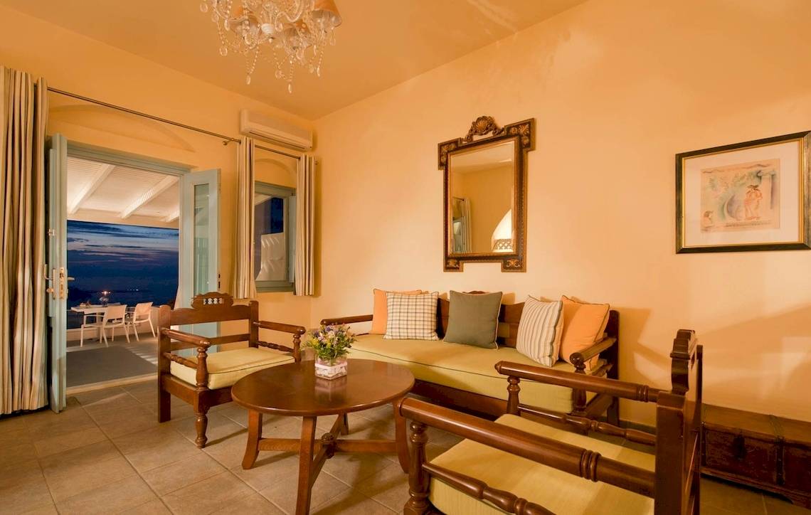 Andromeda Villas & Spa Resort in Santorin