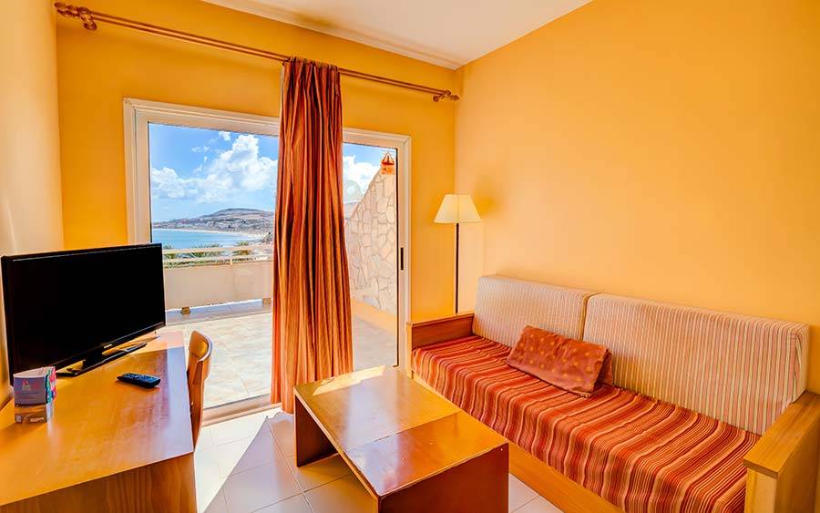 Zimmer im SBH Costa Calma Beach Resort mit Blick auf das Meer.