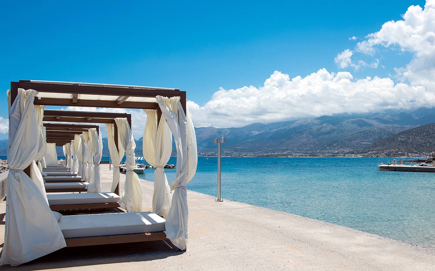 Nana Princess Hotel in Kreta, Sonnenliegen, Meer
