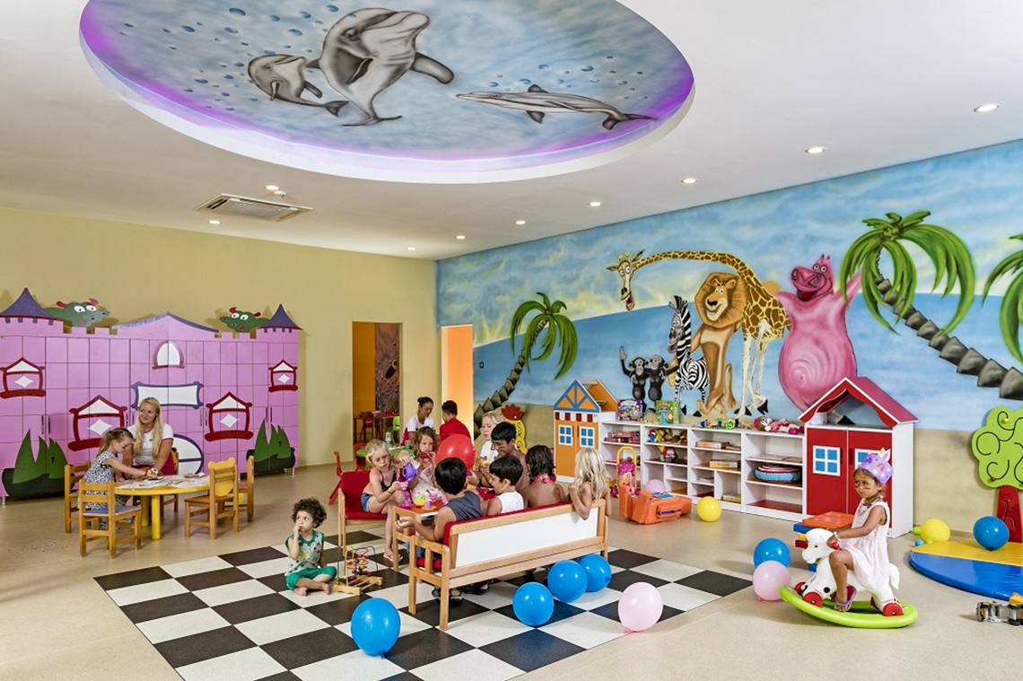 Kinder Spielzimmer mit Meeresdekoration im Miracle Resort