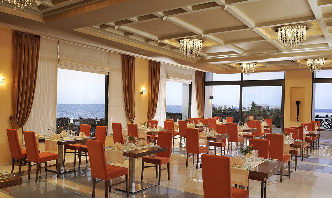 Grand Hotel Holiday Resort in Heraklion