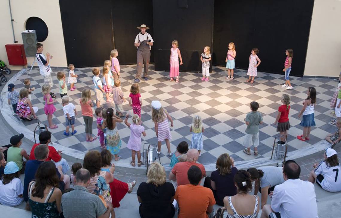 Kindertheateraufführung im Hotel Atlantica Mikri Poli Rhodes