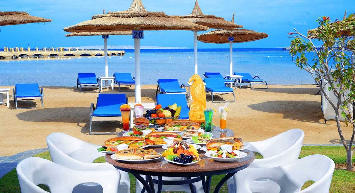 Dana Beach Resort, Hurghada, Strand, Sonnenliegen, Essen