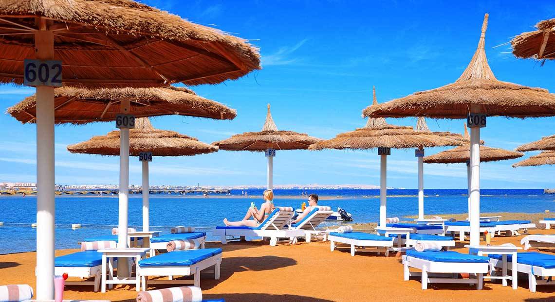 Dana Beach Resort, Hurghada, Strand, Sonnenliegen