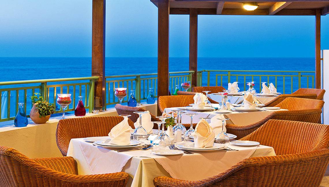 Giannoulis Grand Bay Beach Resort in Heraklion