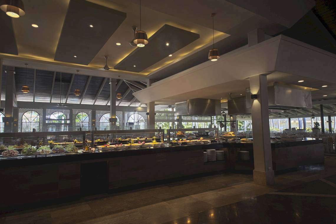 Buffet-Restaurant im Vista Sol Punta Cana Beach Resort & Spa mit verschiedenen Speisen
