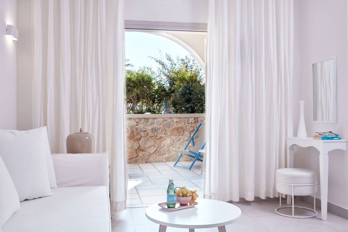 Santo Miramare Resort in Santorin