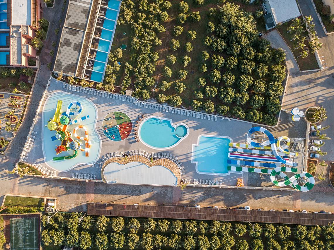 Luftaufnahme des Wasserparks im Stella Palace Resort & Spa