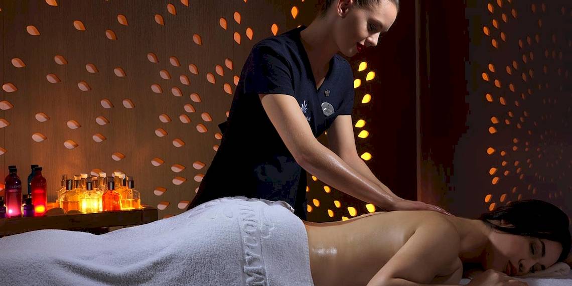Massagebehandlung im Hotel Myconian Korali Relais & Chateaux