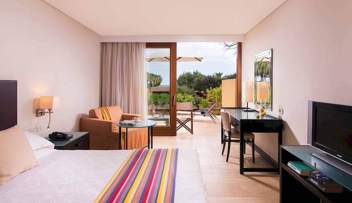 Kernos Beach Hotel & Bungalows in Heraklion