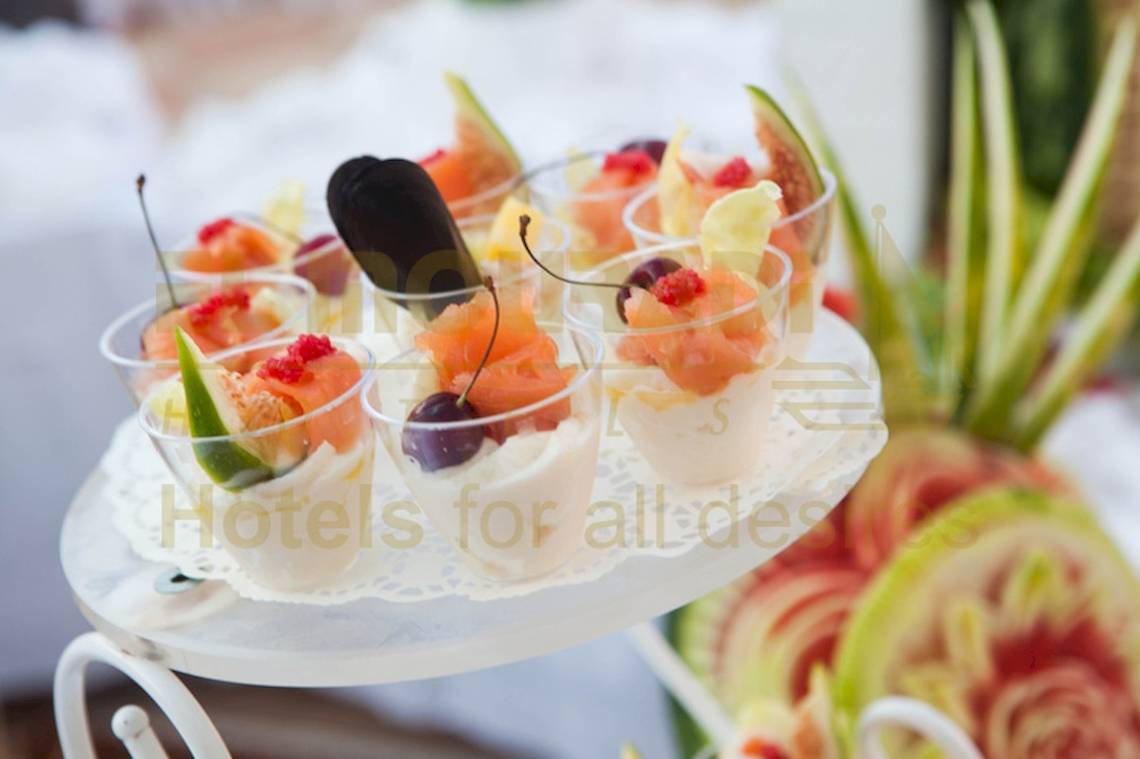 Obstcocktails auf einer Hotelplatte im El Mouradi Palace