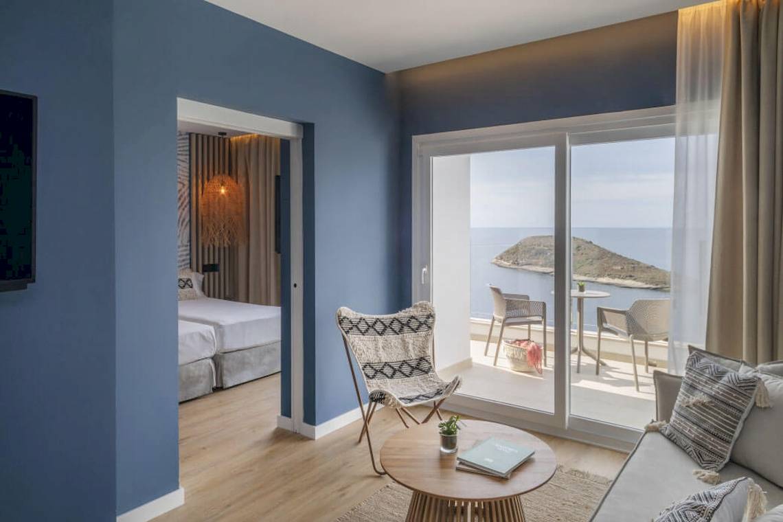 Florida Magaluf Hotelzimmer mit Meerblick, Balkon und moderner Einrichtung.