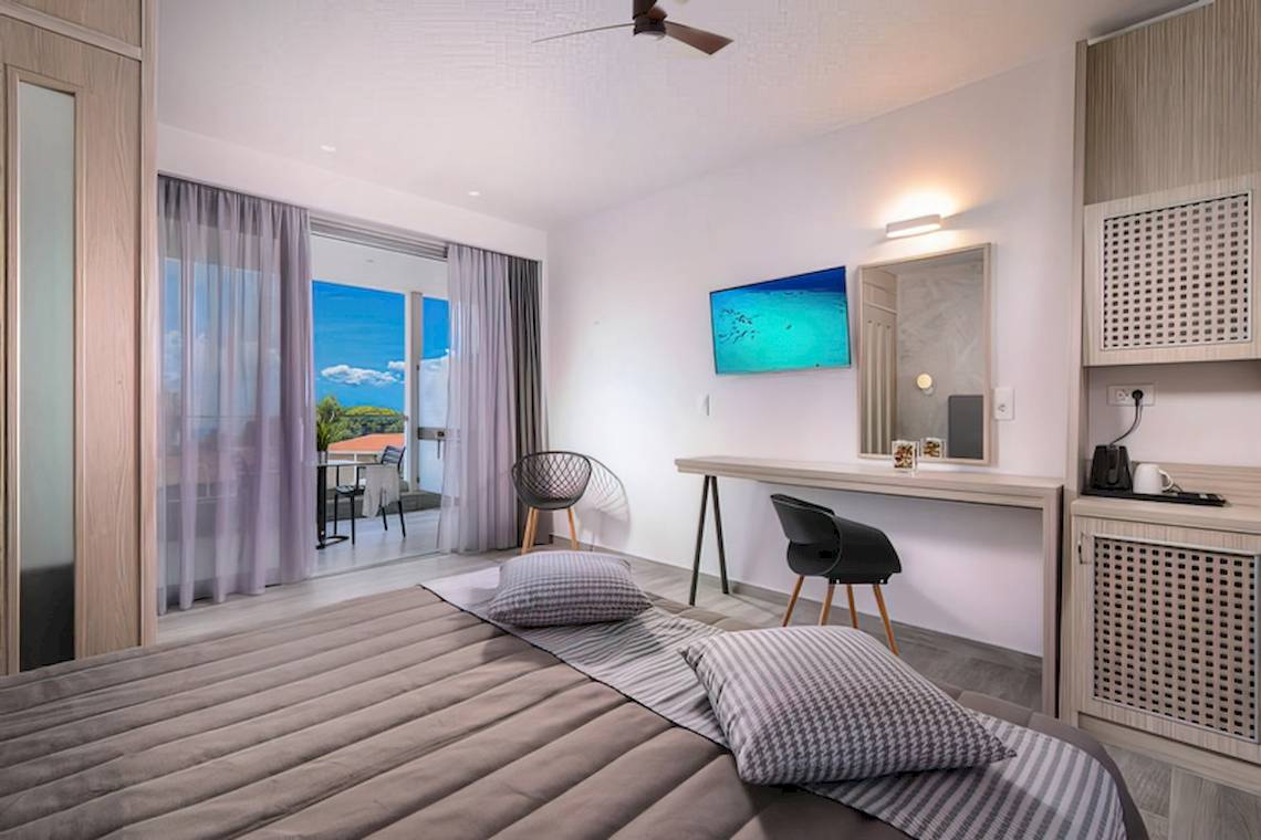 Zimmer im Sandy Beach Hotel in Kos mit Blick auf die Landschaft