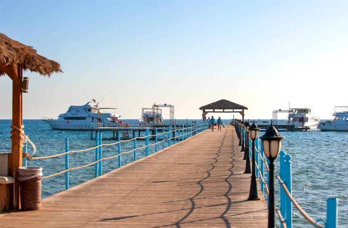 Amwaj Beach Club Hotel