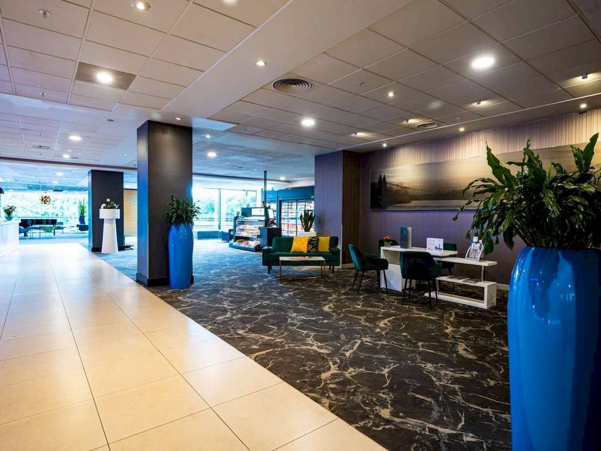 Novotel London West