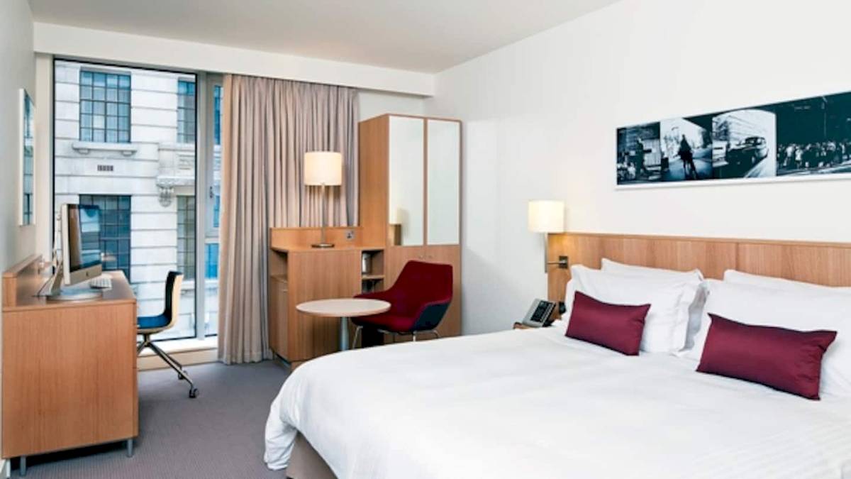DoubleTree by Hilton Tower of London