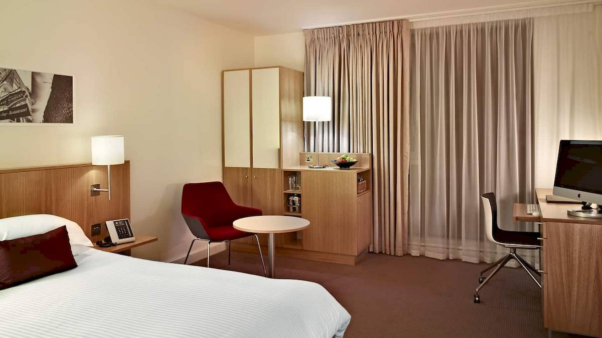 DoubleTree by Hilton Tower of London