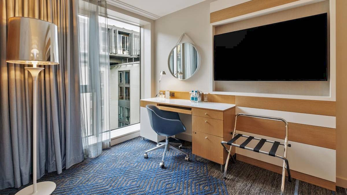 DoubleTree by Hilton Tower of London