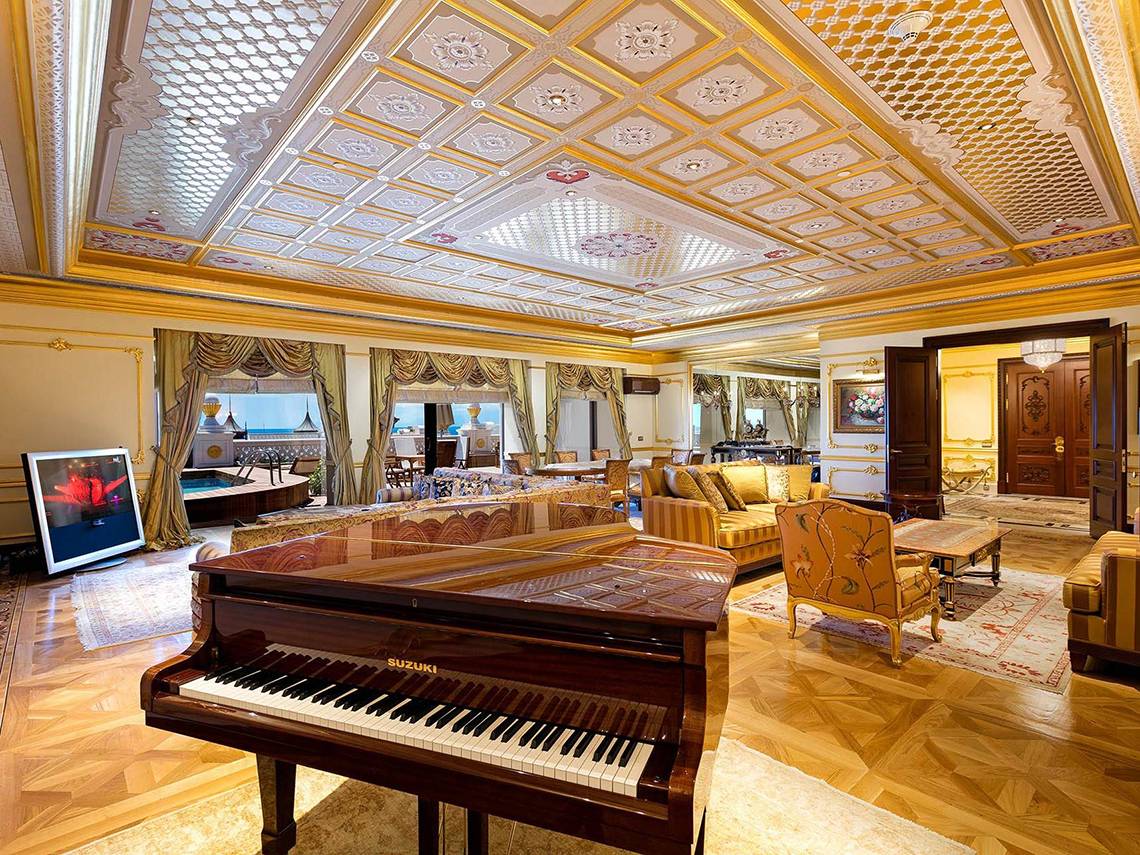 Titanic Mardan Palace in Lara