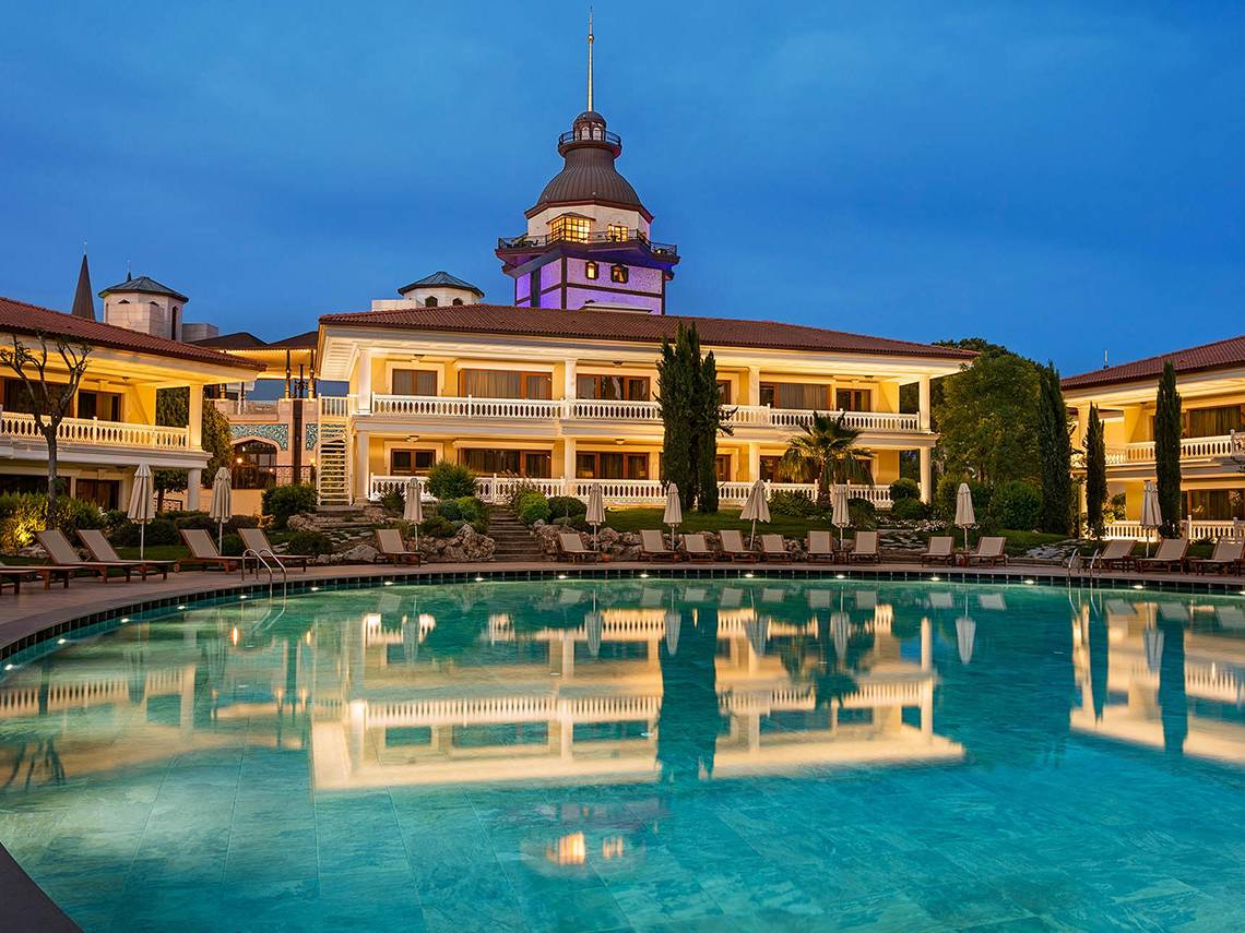 Titanic Mardan Palace in Lara