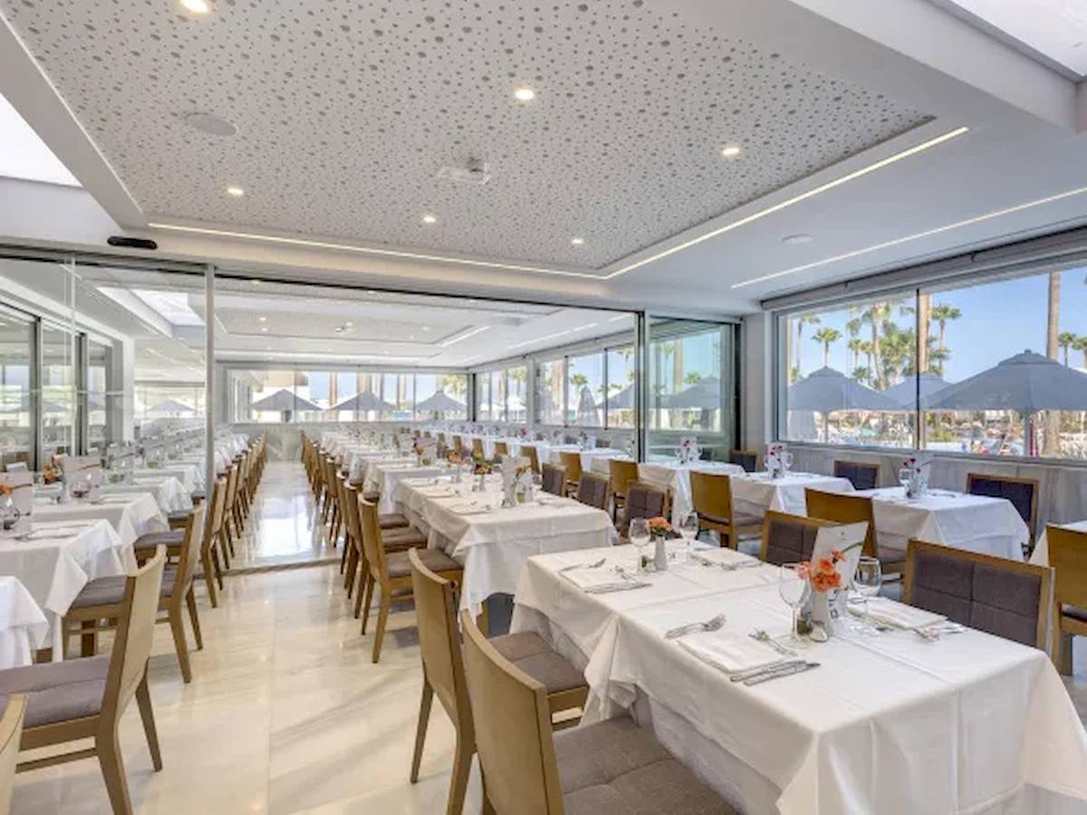 Hotel Mediterráneo in Sa Coma