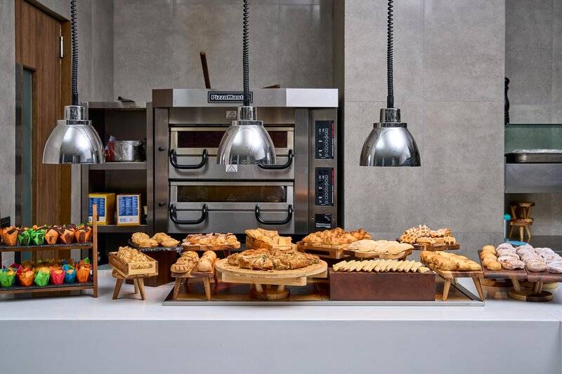 Bäckerei im Lindos Grand Resort & Spa mit vielen süssen und herzhaften Backwaren