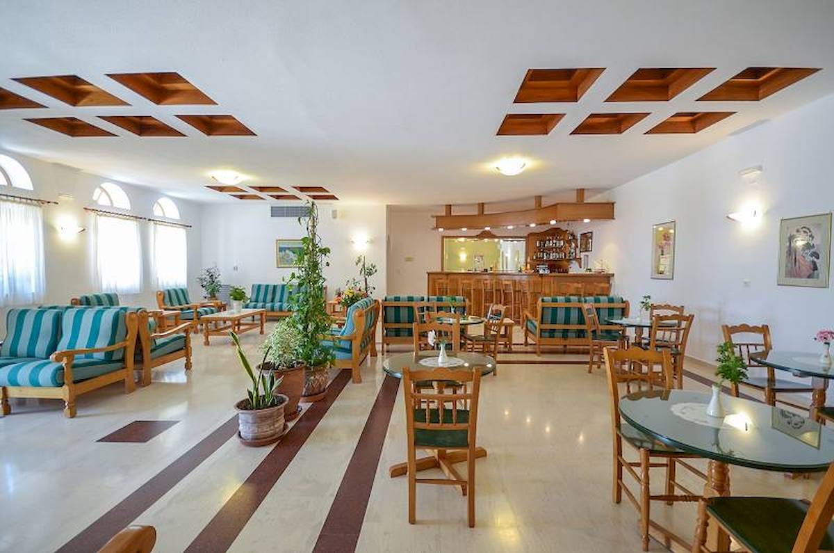 Proteas Hotel & Suites
